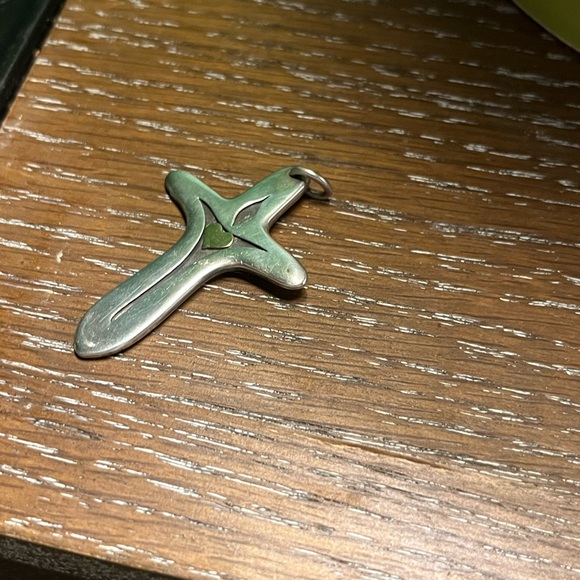 Beautiful retired James Avery sterling cross with 14K gold heart - Picture 3 of 6